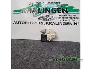 Gebruikte Motor electrisch raam Volkswagen Golf V (1K1) 2.0 TDI DPF Prijs € 50,00 Margeregeling aangeboden door Autosloperij Kralingen B.V.