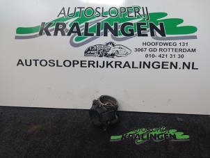 Gebruikte Gasklephuis Volkswagen Golf V (1K1) 2.0 TDI DPF Prijs € 50,00 Margeregeling aangeboden door Autosloperij Kralingen B.V.