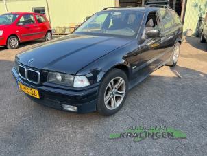 Gebruikte Clignoteur links BMW 3 serie Touring (E36/3) 318i Prijs € 20,00 Margeregeling aangeboden door Autosloperij Kralingen B.V.