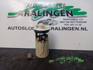 Gebruikte Benzinepomp Nissan Almera (N16) 1.8 16V Prijs € 50,00 Margeregeling aangeboden door Autosloperij Kralingen B.V.