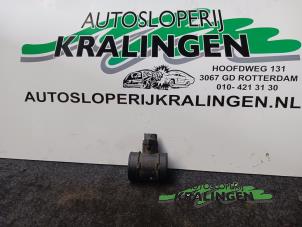 Gebruikte Luchtmassameter Opel Corsa C (F08/68) 1.7 DI 16V Prijs € 19,99 Margeregeling aangeboden door Autosloperij Kralingen B.V.