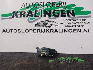 Gebruikte Ruit schakelaar elektrisch Chevrolet Kalos (SF48) 1.4 Prijs € 35,00 Margeregeling aangeboden door Autosloperij Kralingen B.V.