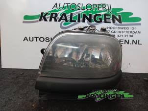 Gebruikte Koplamp links Fiat Doblo (223A/119) 1.9 D Prijs € 24,99 Margeregeling aangeboden door Autosloperij Kralingen B.V.