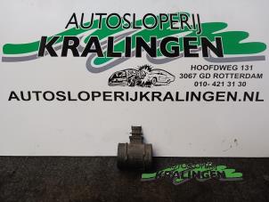 Gebruikte Luchtmassameter Opel Corsa D 1.3 CDTi 16V ecoFLEX Prijs € 25,00 Margeregeling aangeboden door Autosloperij Kralingen B.V.