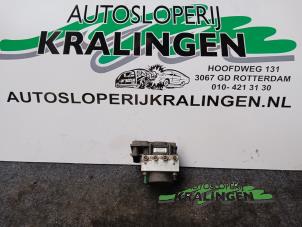 Gebruikte ABS Pomp Renault Clio III (BR/CR) 1.4 16V Prijs € 25,00 Margeregeling aangeboden door Autosloperij Kralingen B.V.