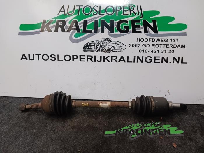 Gebruikte Steekas links-voor Peugeot 207/207+ (WA/WC/WM) 1.4 HDi Prijs € 24,99 Margeregeling aangeboden door Autosloperij Kralingen B.V.