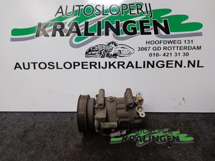 Gebruikte Aircopomp Renault Clio III (BR/CR) 1.4 16V Prijs € 14,98 Margeregeling aangeboden door Autosloperij Kralingen B.V.