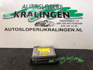 Gebruikte Radio CD Speler BMW Mini One/Cooper (R50) 1.6 16V Cooper Prijs € 50,00 Margeregeling aangeboden door Autosloperij Kralingen B.V.