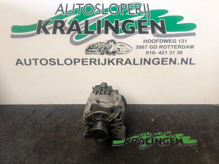 Gebruikte Dynamo Mercedes A (W169) 1.5 A-150 5-Drs. Prijs € 49,99 Margeregeling aangeboden door Autosloperij Kralingen B.V.