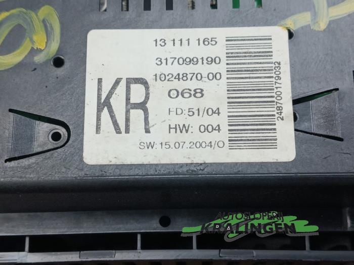 Display Interieur van een Opel Astra H SW (L35) 1.8 16V 2005