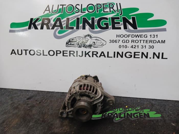 Gebruikte Dynamo Fiat Stilo (192A/B) 1.6 16V 3-Drs. Prijs € 24,99 Margeregeling aangeboden door Autosloperij Kralingen B.V.