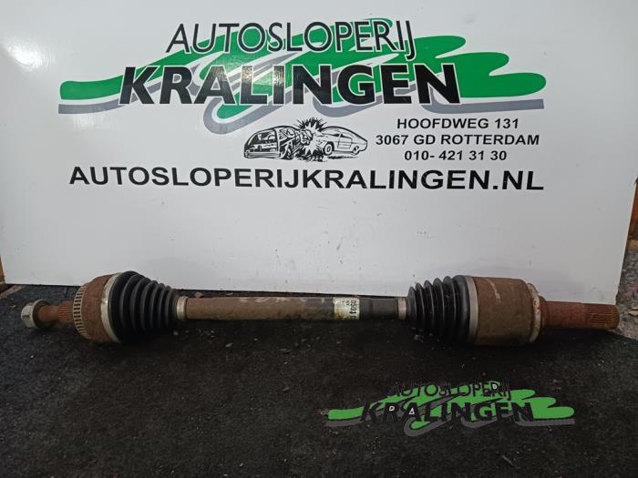 Gebruikte Aandrijfas links-achter Mercedes ML I (163) 270 2.7 CDI 20V Prijs € 49,99 Margeregeling aangeboden door Autosloperij Kralingen B.V.