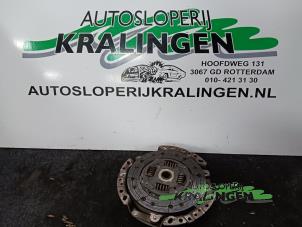 Gebruikte Koppelingsset (compleet) Renault Clio III (BR/CR) 1.4 16V Prijs € 99,99 Margeregeling aangeboden door Autosloperij Kralingen B.V.