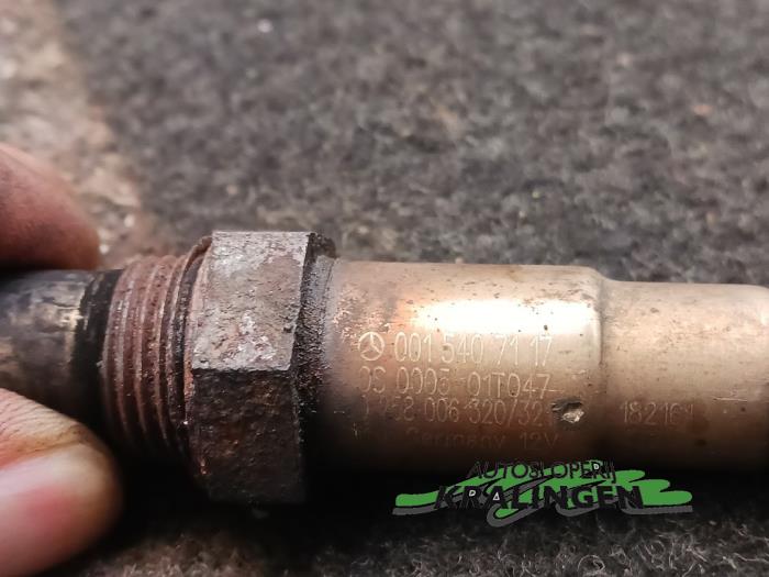 Lambda Sonde van een Mercedes-Benz CLK (C208) 3.2 320 V6 18V 2001