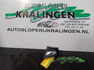 Gebruikte Knipperlicht spiegel links Peugeot 207/207+ (WA/WC/WM) 1.4 16V VTi Prijs € 10,00 Margeregeling aangeboden door Autosloperij Kralingen B.V.