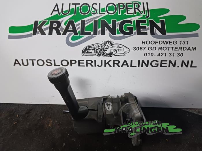 Stuurbekrachtiging Pomp van een Peugeot 308 (4A/C) 1.6 16V THP 150 2008