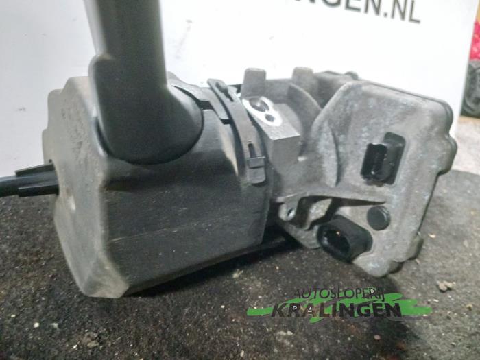 Stuurbekrachtiging Pomp van een Peugeot 308 (4A/C) 1.6 16V THP 150 2008