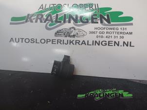 Gebruikte Luchtmassameter Opel Omega B (25/26/27) 2.5i V6 24V Prijs € 35,99 Margeregeling aangeboden door Autosloperij Kralingen B.V.