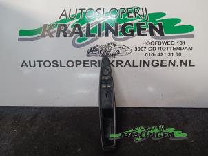 Gebruikte Ruit schakelaar elektrisch Citroen C4 Berline (LC) 1.4 16V Prijs € 29,99 Margeregeling aangeboden door Autosloperij Kralingen B.V.