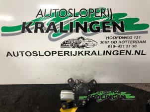Gebruikte Ruitenwissermotor achter Opel Corsa D 1.4 16V Twinport Prijs op aanvraag aangeboden door Autosloperij Kralingen B.V.