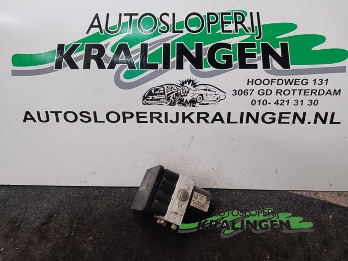 Gebruikte ABS Pomp Opel Astra H (L48) 1.9 CDTi 100 Prijs € 18,98 Margeregeling aangeboden door Autosloperij Kralingen B.V.