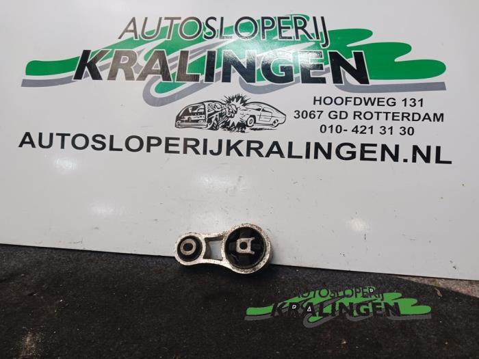 Gebruikte Motorrubber Opel Vivaro 1.9 DI Prijs € 24,99 Margeregeling aangeboden door Autosloperij Kralingen B.V.