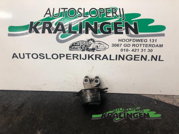 Gebruikte Motorrubber Opel Combo (Corsa C) 1.7 DI 16V Prijs € 14,99 Margeregeling aangeboden door Autosloperij Kralingen B.V.