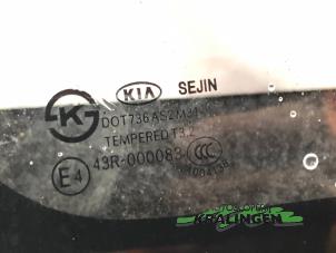 Gebruikte Ruit Driehoek rechts-voor Kia Rio III (UB) 1.2 CVVT 16V Prijs € 50,00 Margeregeling aangeboden door Autosloperij Kralingen B.V.