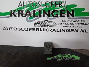 Gebruikte Licht Schakelaar Opel Corsa C (F08/68) 1.2 16V Twin Port Prijs € 9,99 Margeregeling aangeboden door Autosloperij Kralingen B.V.
