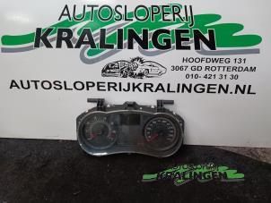 Gebruikte Tellerklok Renault Clio III (BR/CR) 1.2 16V 75 Prijs € 24,99 Margeregeling aangeboden door Autosloperij Kralingen B.V.