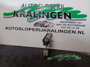 Gebruikte Motorrubber Renault Clio IV Estate/Grandtour (7R) 1.5 Energy dCi 90 FAP Prijs € 19,99 Margeregeling aangeboden door Autosloperij Kralingen B.V.