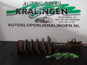 Gebruikte Schokbreker rechts-voor Peugeot Bipper (AA) 1.4 HDi Prijs op aanvraag aangeboden door Autosloperij Kralingen B.V.