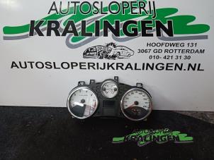 Gebruikte Kilometerteller KM Peugeot 207/207+ (WA/WC/WM) 1.6 16V Prijs € 25,00 Margeregeling aangeboden door Autosloperij Kralingen B.V.