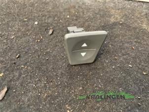 Gebruikte Ruit schakelaar elektrisch Fiat Panda (169) 1.2 Fire Prijs € 9,99 Margeregeling aangeboden door Autosloperij Kralingen B.V.