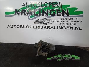 Gebruikte Gasklephuis Peugeot 407 (6D) 1.6 HDi 16V Prijs € 50,00 Margeregeling aangeboden door Autosloperij Kralingen B.V.
