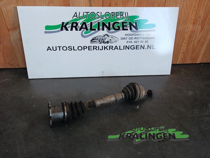 Gebruikte Steekas rechts-voor Audi A4 Avant (B6) 2.5 TDI 24V Prijs € 24,99 Margeregeling aangeboden door Autosloperij Kralingen B.V.