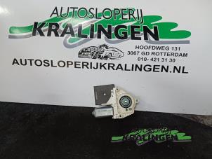 Gebruikte Motor electrisch raam Seat Toledo (5P2) 2.0 TDI 16V Prijs € 24,99 Margeregeling aangeboden door Autosloperij Kralingen B.V.
