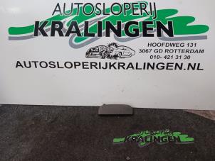 Gebruikte Handgreep Opel Agila (A) 1.2 16V Twin Port Prijs € 30,00 Margeregeling aangeboden door Autosloperij Kralingen B.V.