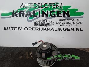 Gebruikte Chaufage Ventilatiemotor Renault Laguna II (BG) 1.8 16V Prijs € 50,00 Margeregeling aangeboden door Autosloperij Kralingen B.V.