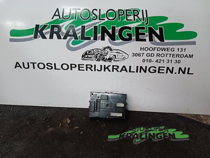Gebruikte Bodycontrol Module Renault Clio III (BR/CR) 1.4 16V Prijs € 34,99 Margeregeling aangeboden door Autosloperij Kralingen B.V.