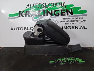 Gebruikte Armleuning Fiat Grande Punto (199) 1.4 Prijs € 50,00 Margeregeling aangeboden door Autosloperij Kralingen B.V.