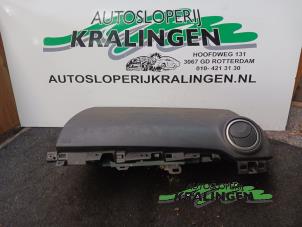 Gebruikte Airbag rechts (Dashboard) Mazda 3 (BK12) 2.0i 16V Prijs € 50,00 Margeregeling aangeboden door Autosloperij Kralingen B.V.
