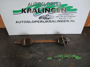 Gebruikte Homokineetas links-voor Opel Vivaro 1.9 DI Prijs € 50,00 Margeregeling aangeboden door Autosloperij Kralingen B.V.