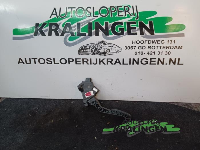 Gebruikte Sensor Gaspedaalpositie Toyota Yaris II (P9) 1.3 16V VVT-i Prijs € 39,98 Margeregeling aangeboden door Autosloperij Kralingen B.V.