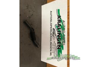 Gebruikte Aanzuigslang Lucht Toyota Yaris II (P9) 1.3 16V VVT-i Prijs € 39,99 Margeregeling aangeboden door Autosloperij Kralingen B.V.