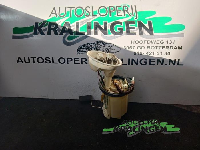 Gebruikte Benzinepomp BMW Mini (R50/53) 1.6 16V One Prijs € 44,99 Margeregeling aangeboden door Autosloperij Kralingen B.V.
