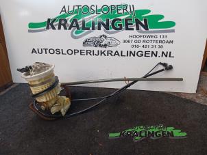 Gebruikte Tankvlotter BMW Mini One/Cooper (R50) 1.6 16V One Prijs € 19,99 Margeregeling aangeboden door Autosloperij Kralingen B.V.