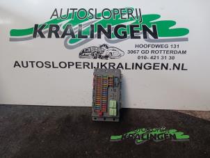 Gebruikte Zekeringkast BMW Mini One/Cooper (R50) 1.6 16V One Prijs € 19,99 Margeregeling aangeboden door Autosloperij Kralingen B.V.