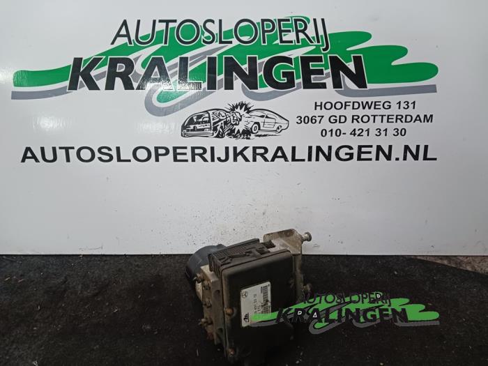 Gebruikte ABS Pomp Mercedes CLK (C208) 2.0 200 16V Prijs € 24,97 Margeregeling aangeboden door Autosloperij Kralingen B.V.