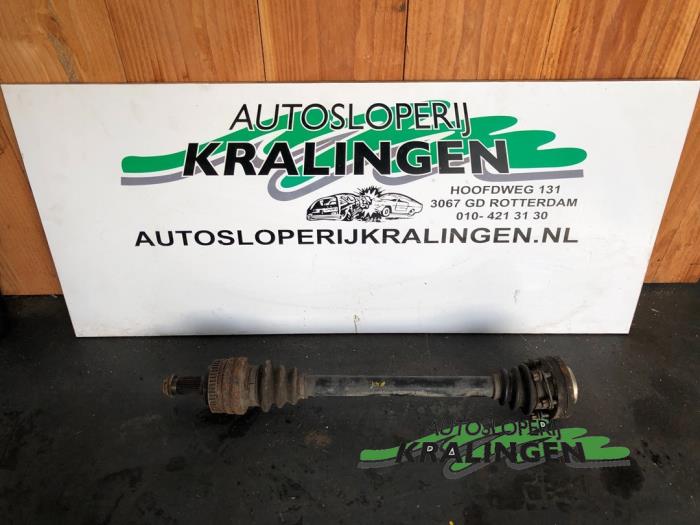 Gebruikte Steekas links-achter BMW 3 serie Touring (E46/3) 318i Prijs € 24,99 Margeregeling aangeboden door Autosloperij Kralingen B.V.